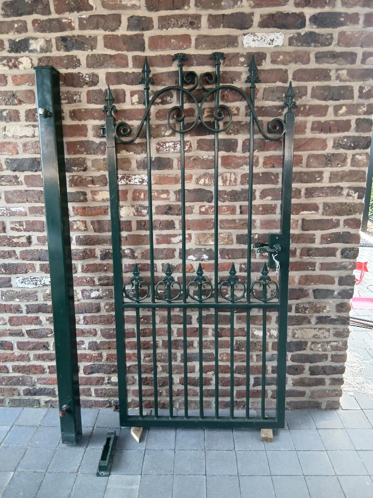 Poortje in metaal, groene kleur, Tuin en Terras, Ophalen, Gebruikt, IJzer, Spijlenhekwerk