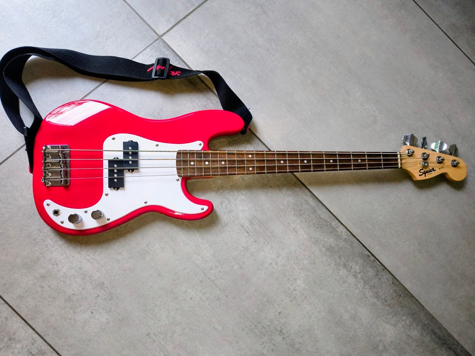 Mini Squier Fender Precision Bass  Short scale, Musique & Instruments, Comme neuf, Électrique