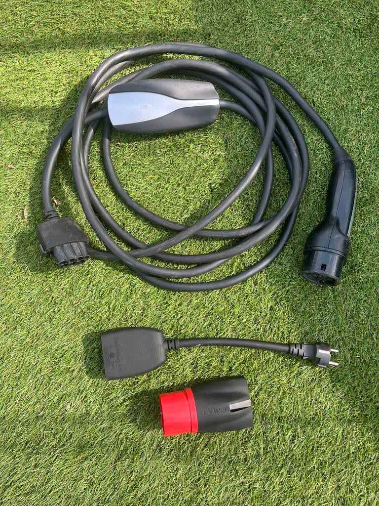 Connecteur mobile Tesla Gen 2 - 230 V - 6 m - original, Autos : Divers, Bornes de recharge, Enlèvement, Comme neuf, Borne de recharge et Câble de charge