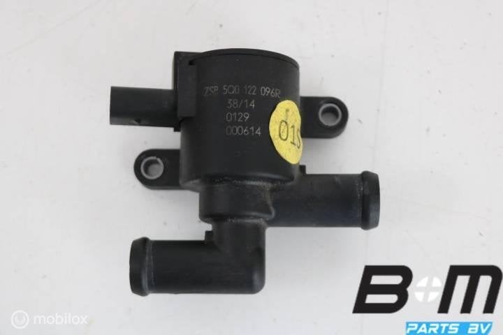 Magneetklep koelvloeistof VW Passat B8 5Q0122096R, Auto-onderdelen, Gebruikt