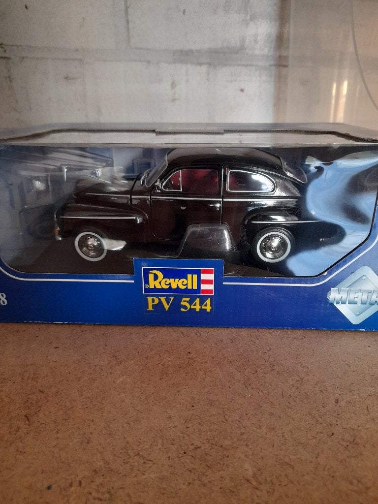 1/18 REVELL VOLVO PV 544, Verzenden, Zo goed als nieuw, Auto, Revell