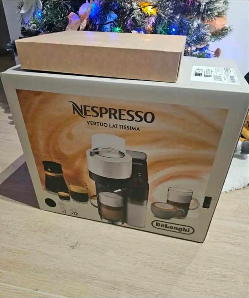Nespresso Vertuo Lattissima (De'Longhi) – Ongeopend!, Ophalen of Verzenden, 1 kopje, Koffiepads en cups, Afneembaar waterreservoir