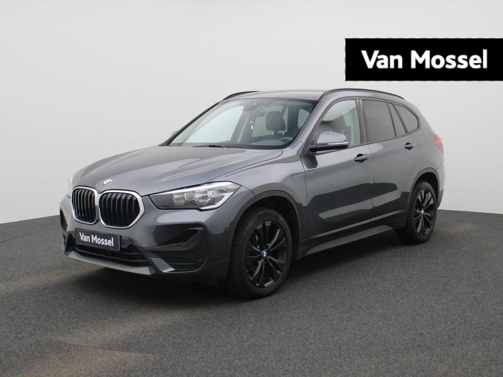 BMW X1 sDrive16d LEDER | NAVI | PDC, Auto's, https://public.car-pass.be/vhr/87b0d731-5b28-4036-aa1c-bcb01f183358, Stof, Gebruikt