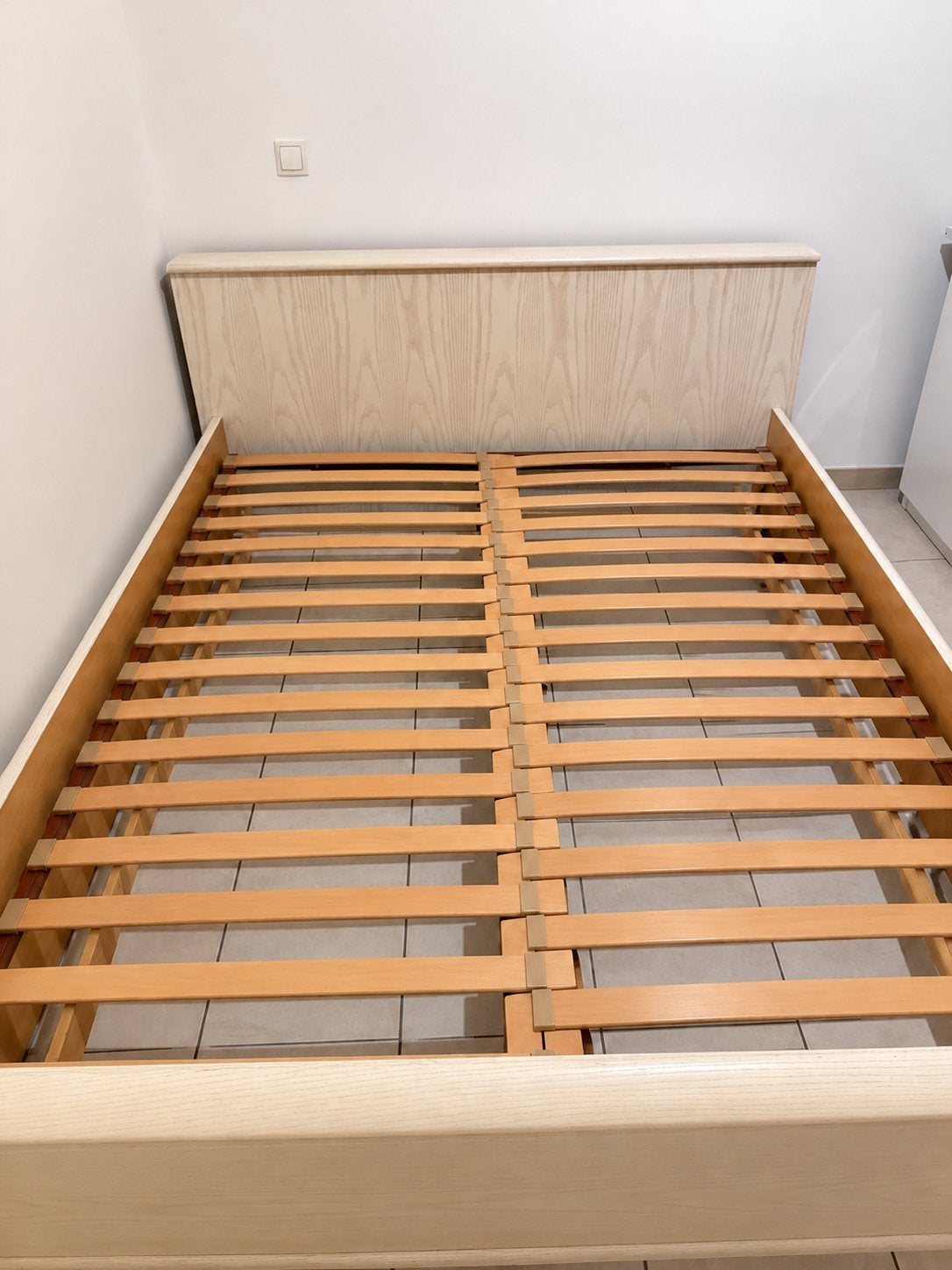 Tweepersoonsbed met lattenbodem 160x200 cm, Ophalen, Gebruikt, 200 cm