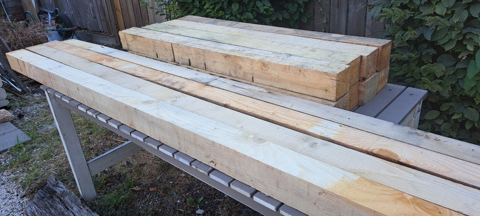 4 balken van 2,40m en 8 balken van 1,20m, Bricolage & Construction, Bois & Planches, Enlèvement, Utilisé, Pin, Poutre