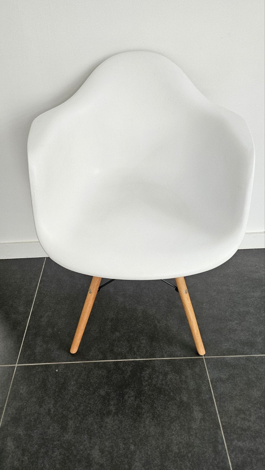 Chaises de salle à manger en très bon état, 9 pièces disponi, Maison & Meubles, Chaises, Comme neuf, Synthétique, Enlèvement, Cinq, Six Chaises ou plus