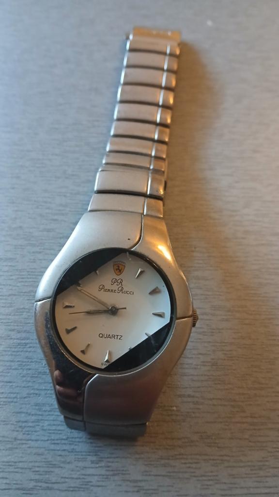 Ferrari horloge. gemaakt door Pierre Rucci., Ophalen