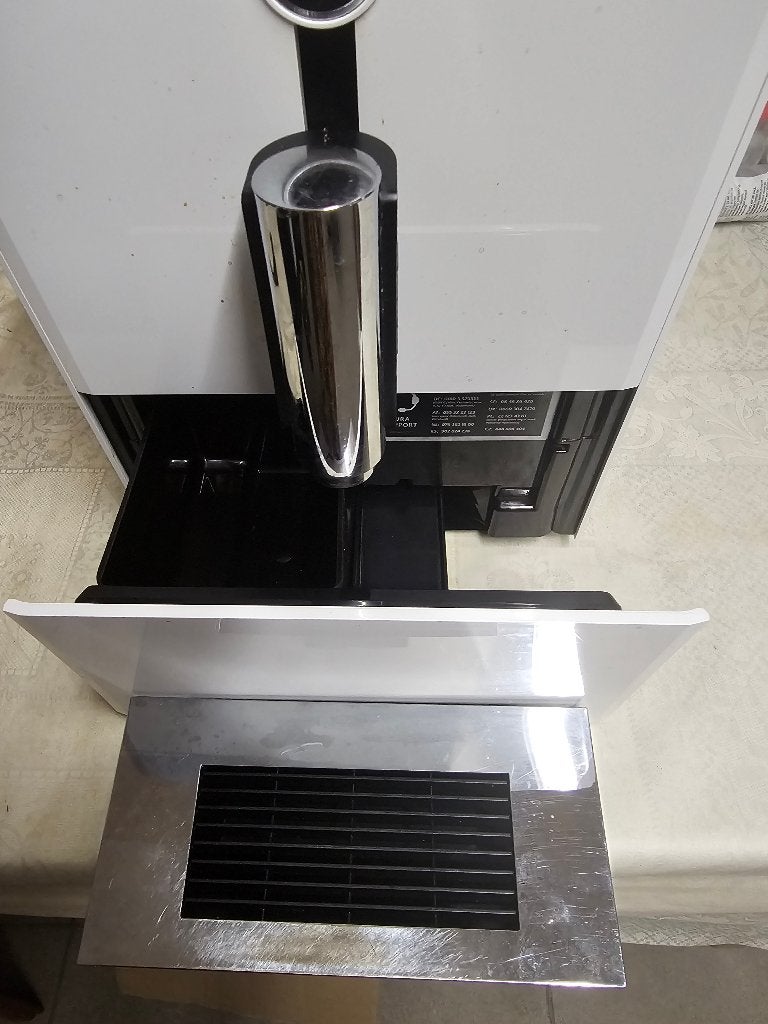 Jura A1/A100, Electroménager, Réservoir d'eau amovible, Café moulu, Utilisé, 4 à 10 tasses