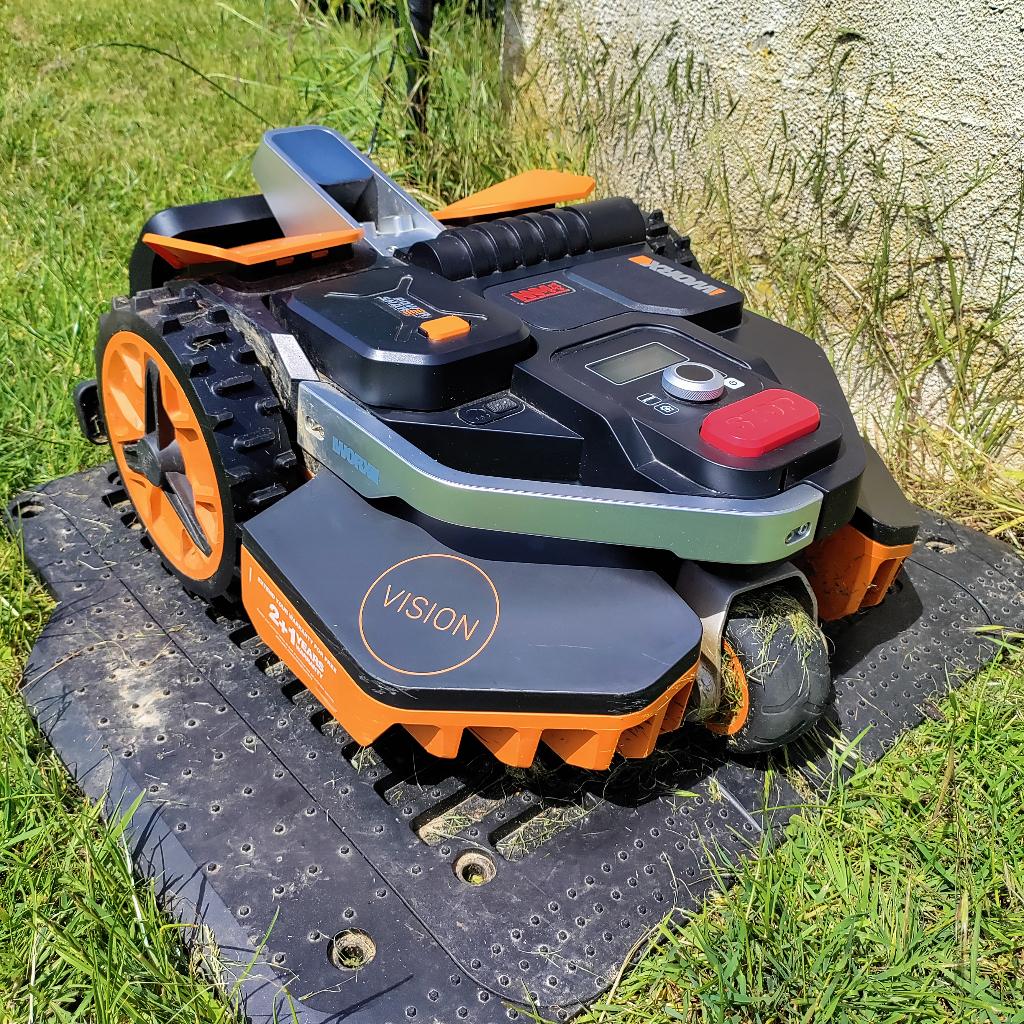 Tondeuse robot sans fil worx landroid vision l1300, Jardin & Terrasse, Enlèvement ou Envoi, Comme neuf, Worx, Contrôlable via l'application