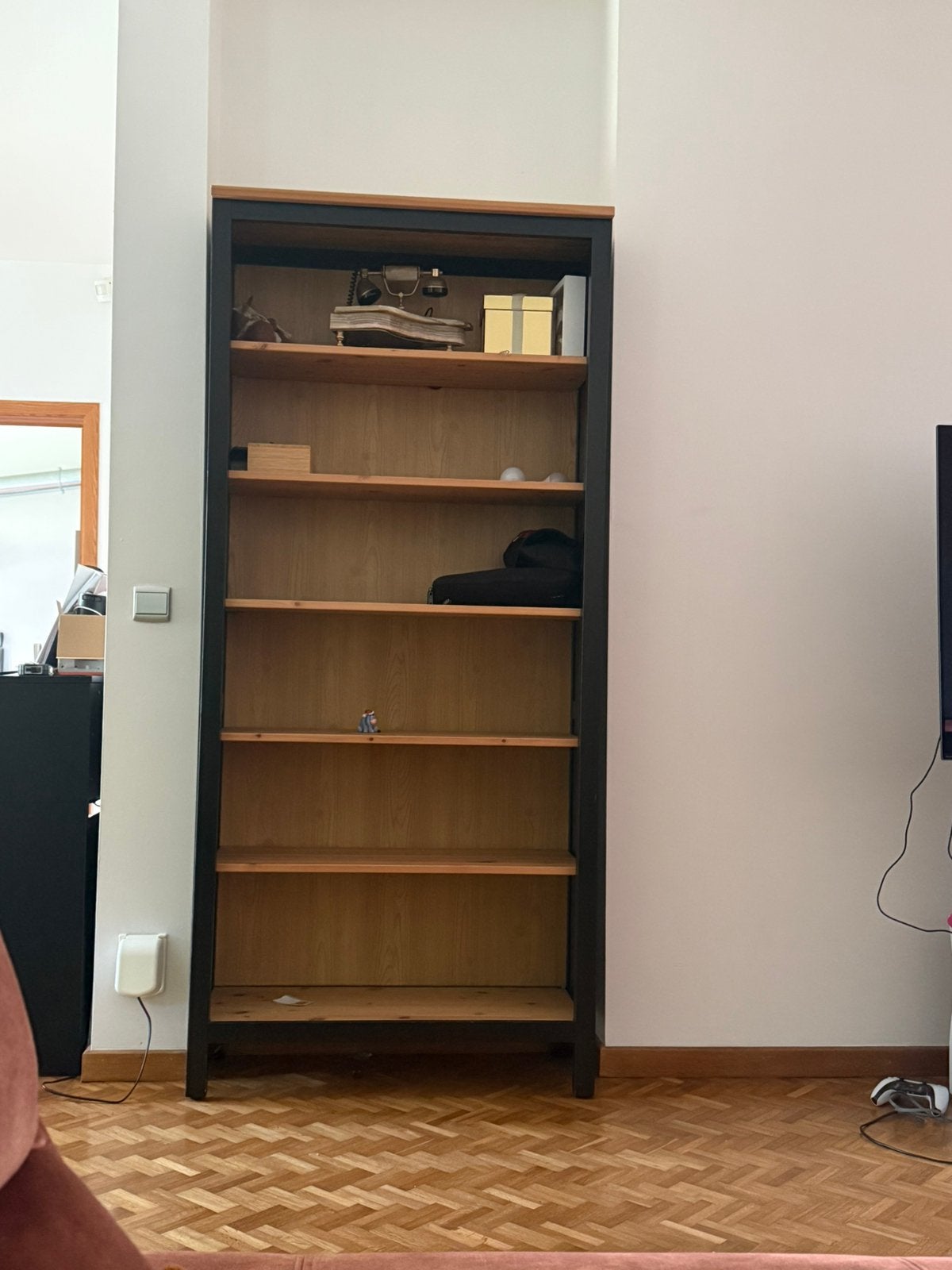 Bibliothèque Hemnes, Ophalen, Zo goed als nieuw