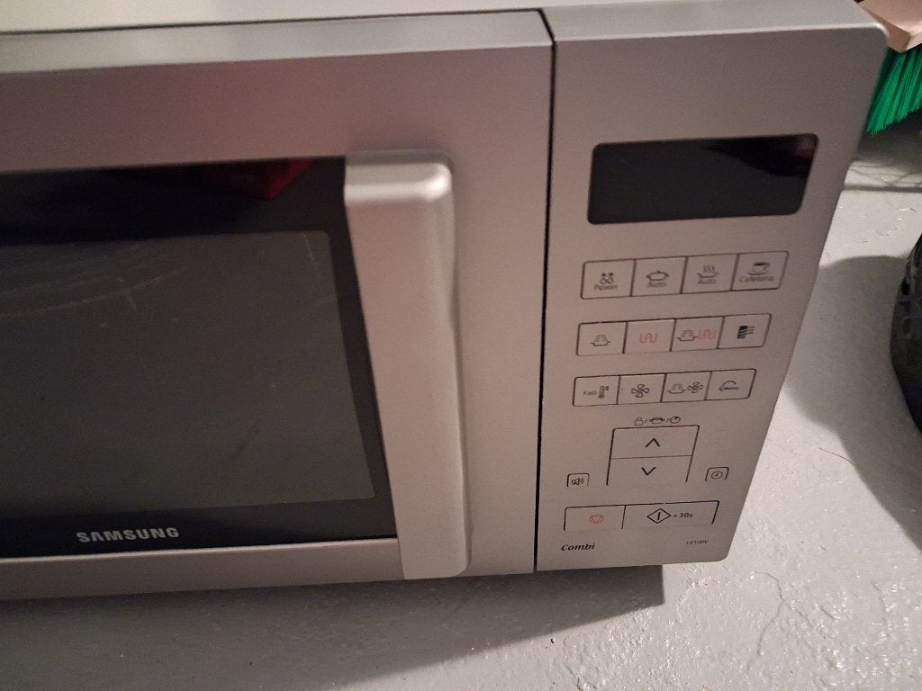Four Combi micro-onde+grill+chaleur tournante Samsung CE100V, Ophalen of Verzenden, Combi-oven, Draaiplateau, Vrijstaand