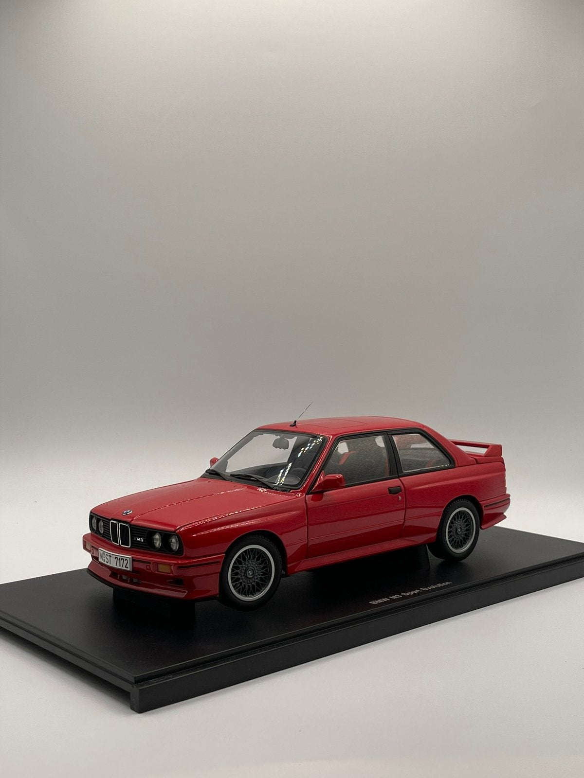 BMW M3 E30 Sport Evolution AUTOart 1/18, Ophalen, Zo goed als nieuw, Autoart