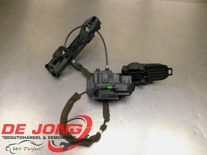 Serrure portière mécanique 4portes avant droite d'un Nissa, -, 3 mois de garantie, Utilisé, -