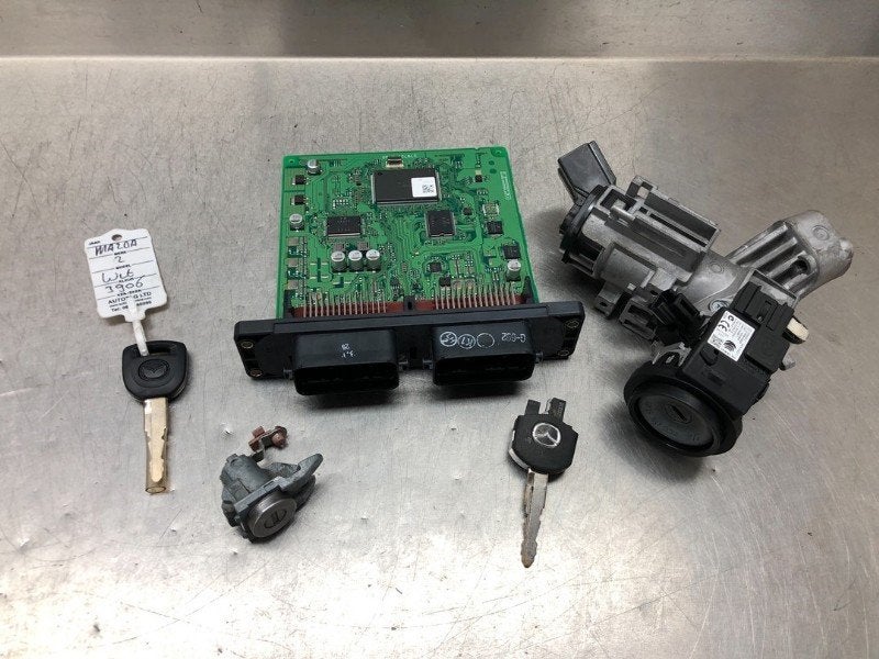 COMPUTER CONTACTSLOT Mazda 2 (DE) (|D01H66938|), Gebruikt, Mazda