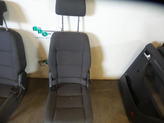 Stoel achter van een Volkswagen Touran (Touran 03-), Auto-onderdelen, Gebruikt, -, Volkswagen, -