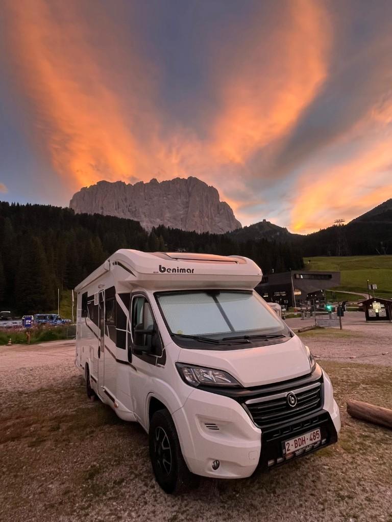 Vertrekkensklare op en top uitgeruste Benimar Mileo 297, Caravanes & Camping, Camping-cars, Particulier, jusqu'à 4, Semi-intégral