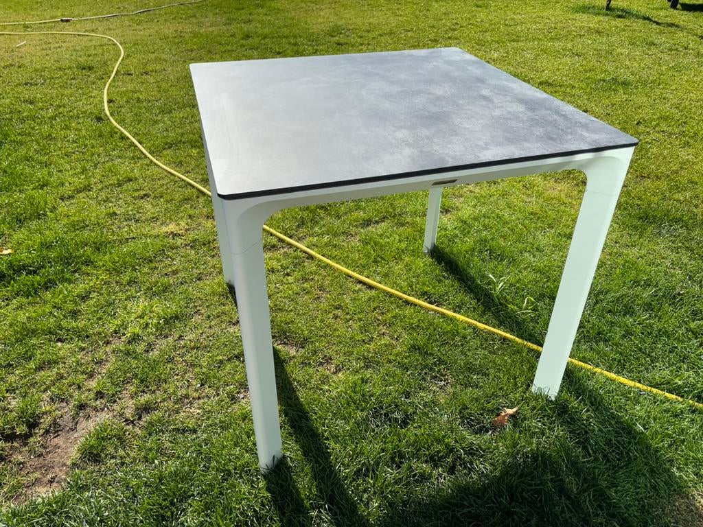 Tuintafel 80x80 cm wit aluminium, Huis en Inrichting, Ophalen, Zo goed als nieuw