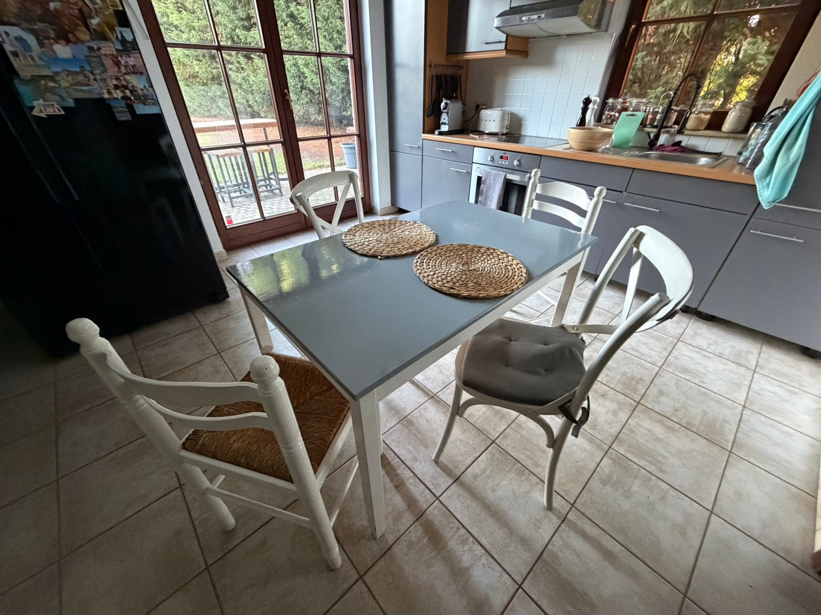 Table de cuisine + 4 chaises, 100 à 150 cm, Simple et moderne, Quatre personnes, Comme neuf