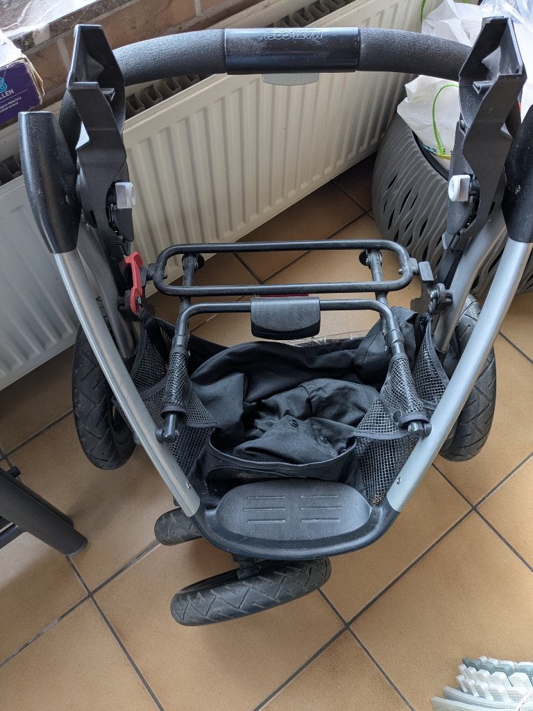 Maxi cosi mura 3 in 1 met isofix, Enfants & Bébés, Poussette combi, Avec siège auto, Enlèvement, Utilisé