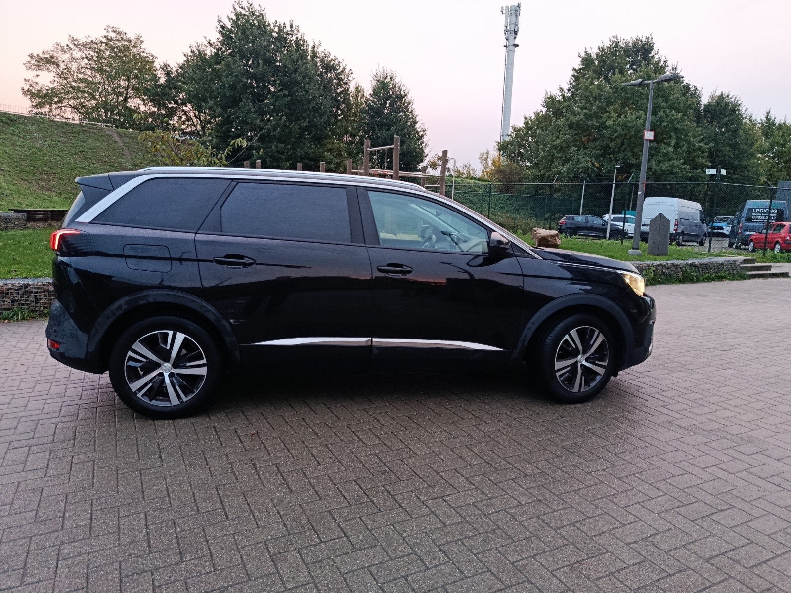Peugeot 5008 Automaat 2020, Auto's, Dealer onderhouden, Euro 6, 1199 cc, Leder en Stof