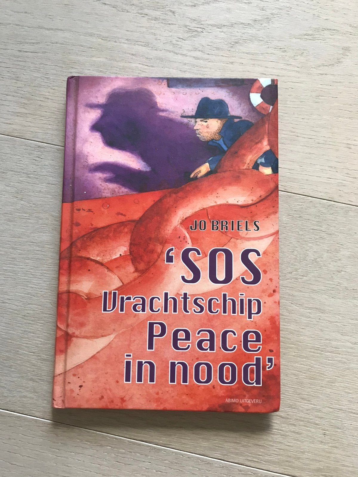 ‘SOS Vrachtschip Peace in nood’ (Jo Briels), Ophalen of Verzenden, Zo goed als nieuw, Fictie