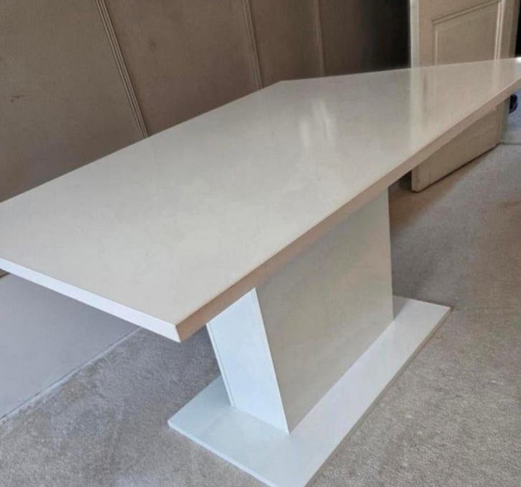 EETTAFEL IN ZEER GOEDE STAAT!!!, Huis en Inrichting, Tafels | Eettafels, Ophalen