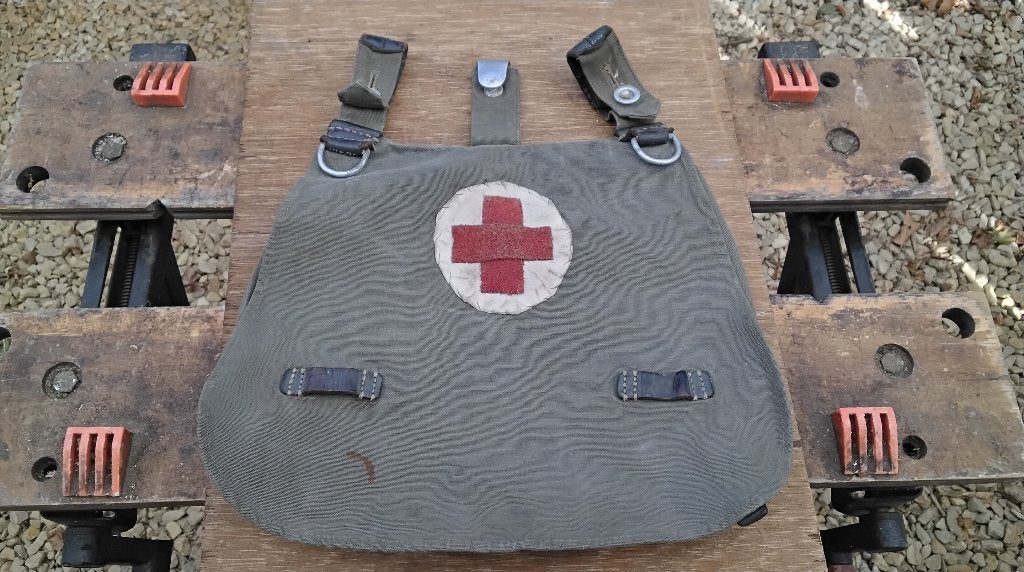 Duitse WO2 broodzak van een sanitater., Verzamelen, Ophalen of Verzenden, Landmacht, Kleding of Schoenen