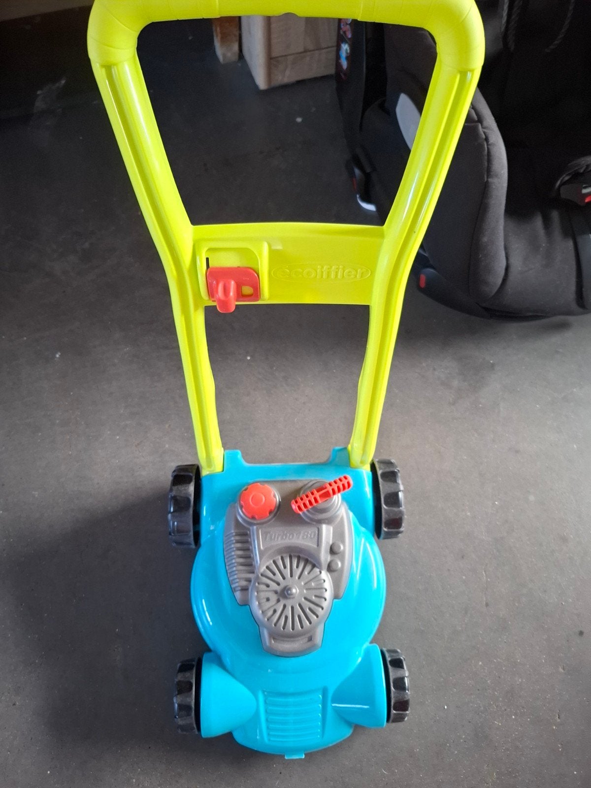 kinder grasmaaier, Ophalen