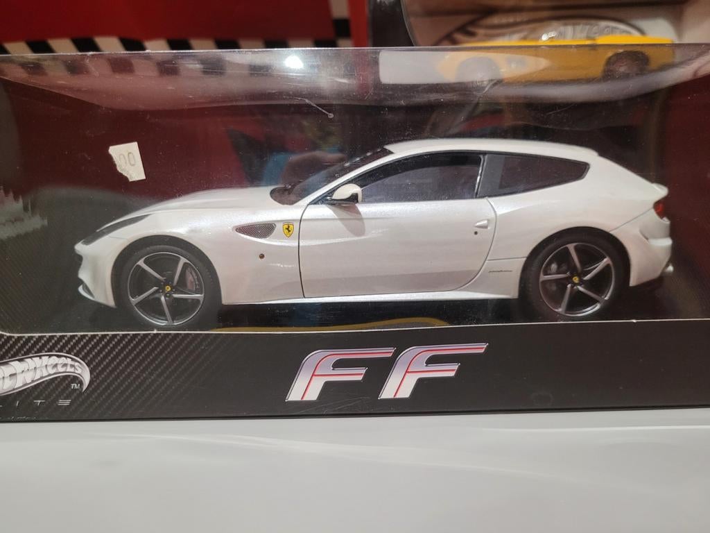 Ferrari FF elite 1:18, Enlèvement ou Envoi