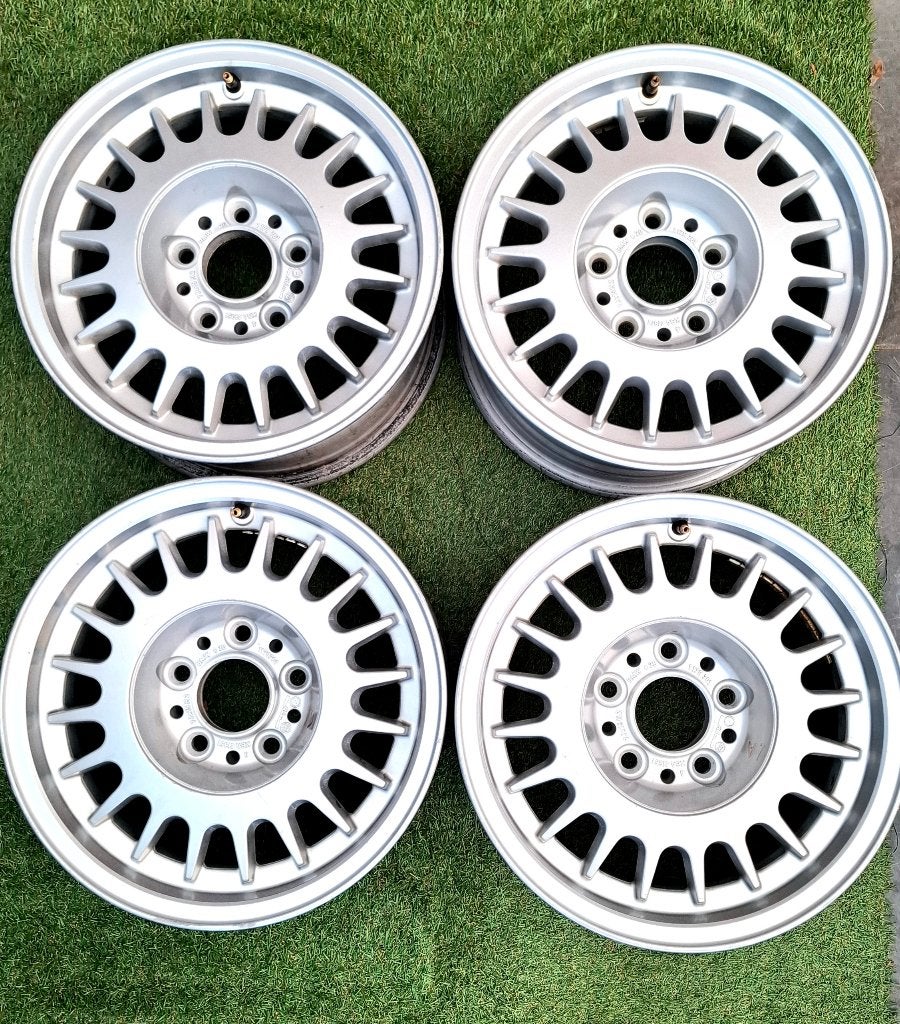Originele BMW 15inch alu velgen, Autos : Pièces & Accessoires, Pneus & Jantes, 15 pouces, Véhicule de tourisme, Enlèvement, Utilisé