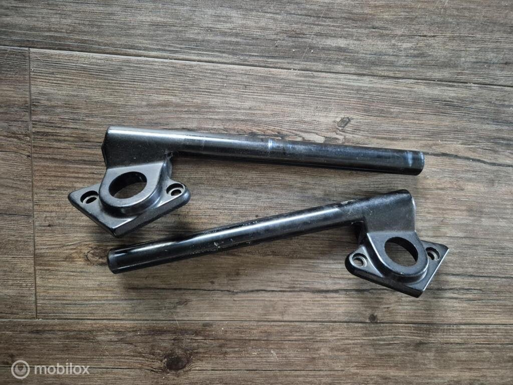 Stuurhelft clip-ons clipons marzocchi M1r Paso 750 906 907, Motos, Enlèvement ou Envoi, Factorystore.service@ducati.com, Via Antonio Cavalieri Ducati, 74/5, 74/6, 40132 Bologna BO