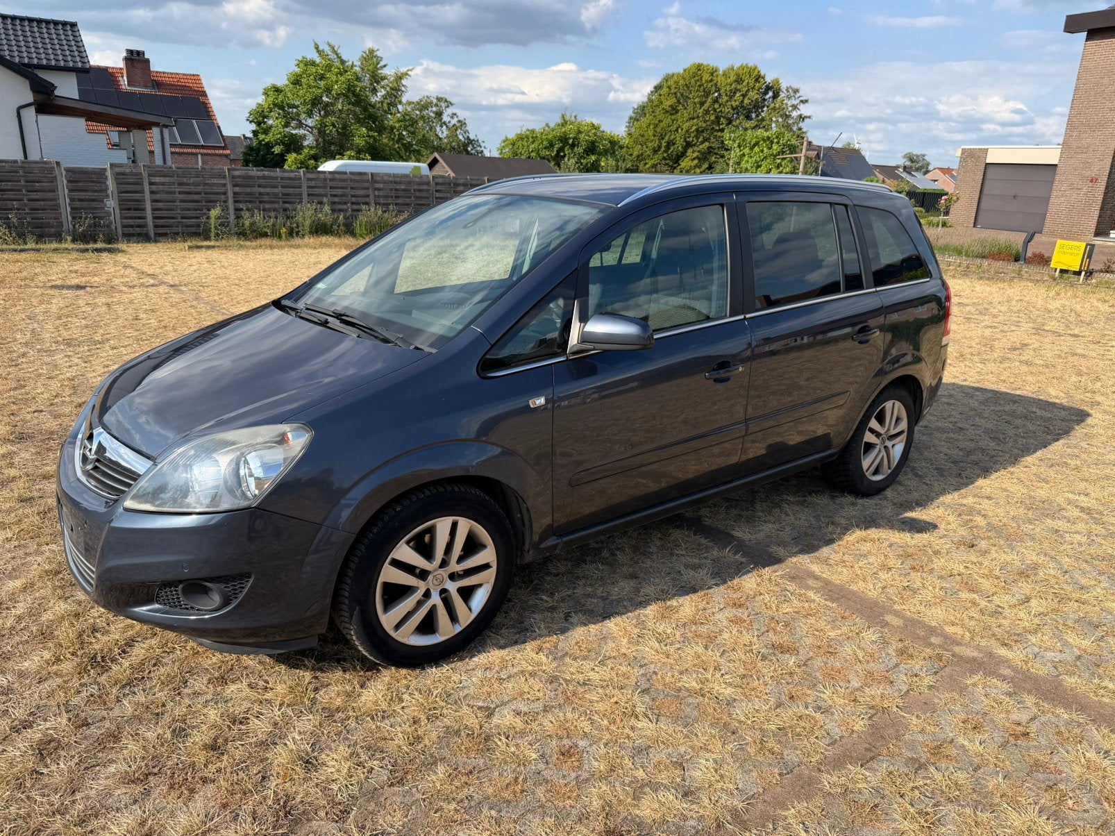 Opel Zafira 1.8 benzine 2009 7zit162.000km met keuring airco, Auto's, Opel, Voorwielaandrijving, Zwart, Bedrijf, 5 deurs