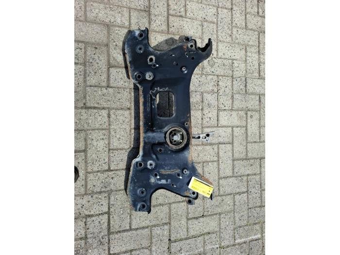Subframe van een Volkswagen Caddy, Gebruikt, -, Volkswagen, -