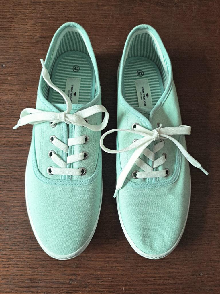 Platte, lichte zomerse sneakers. Tom Tailor. Maat 42., Kleding | Dames, Schoenen, Ophalen, Sneakers