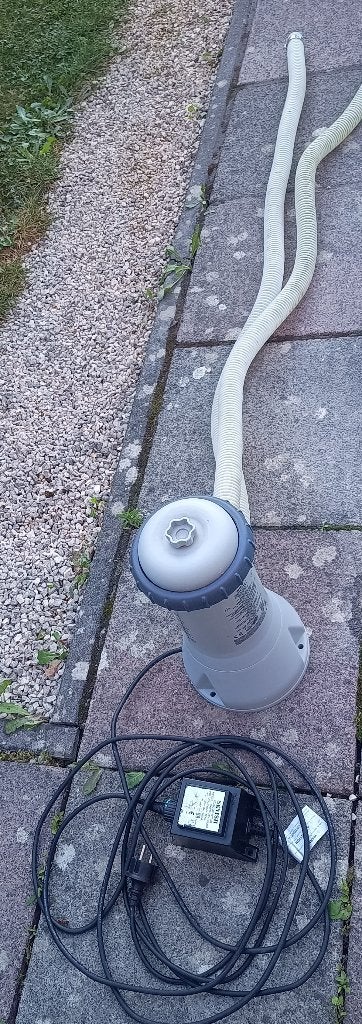 Pompe pour piscine avec filtre et tuyau, Jardin & Terrasse, Enlèvement, Utilisé, Pompe