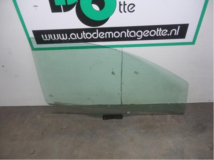 Vitre portière 2portes droite d'un Volkswagen Fox (Fox 05-), Volkswagen, -, Utilisé, -