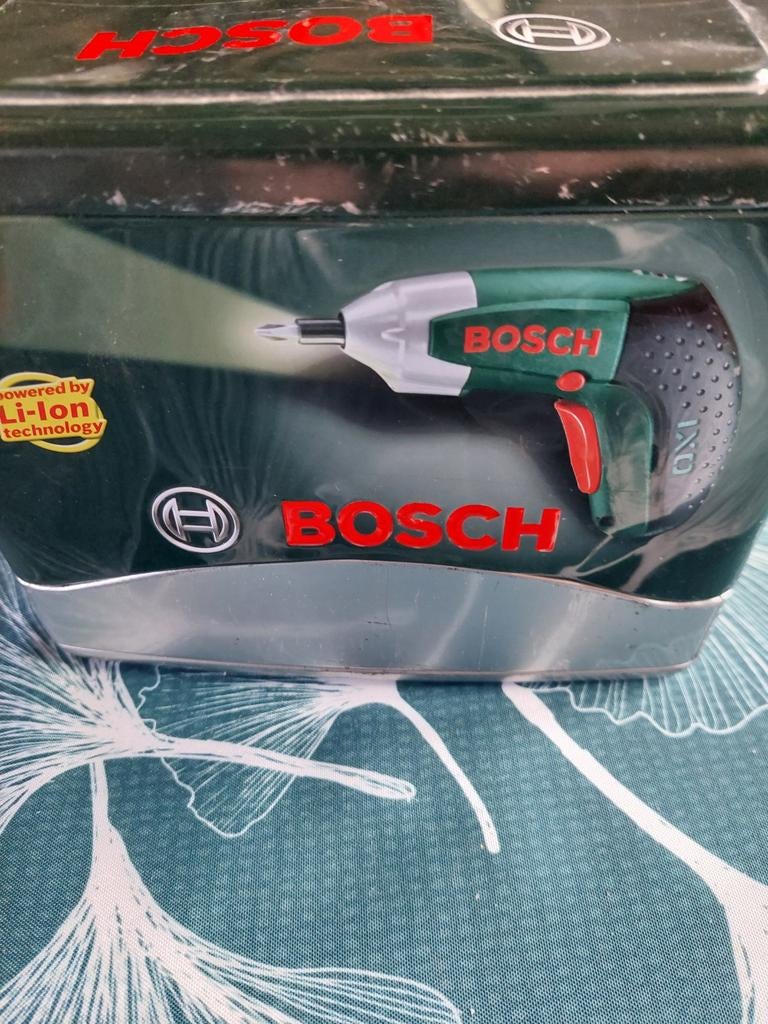 Bosch vijs machientje, Enlèvement