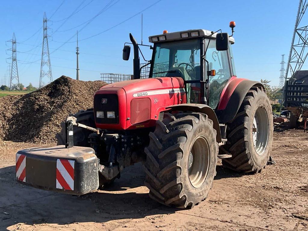 Tracteur agricole Massey Ferguson 8240 2003, Utilisé, Massey Ferguson