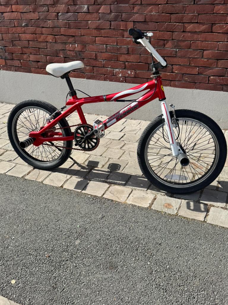 BMX SCUDERIA FERRARI 20 pouces., Vélos & Vélomoteurs, Vélos | BMX & Freestyle, Frein sur jante, Aluminium, Comme neuf, Enlèvement
