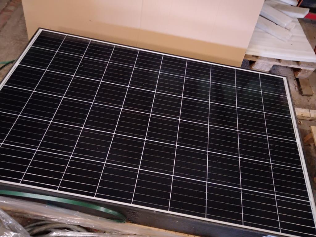 Zonnepanelen Bisol mono 330 nieuw - 9 stuks, Doe-het-zelf en Bouw, Ophalen