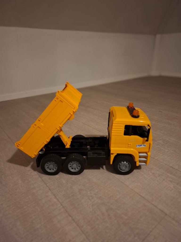 Bruder MAN kiepwagen, Ophalen