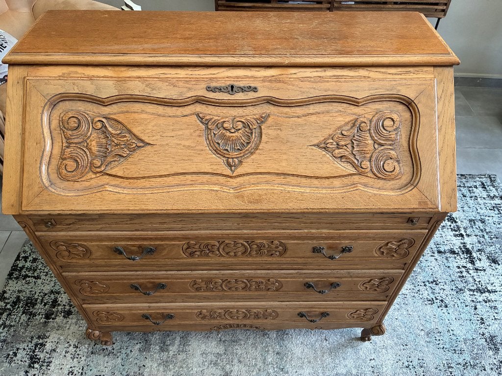 Prachtige vintage houten bureau – met houtsnijwerk, Ophalen