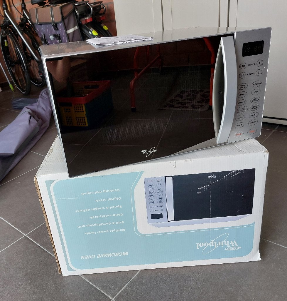 Micro-ondes, Electroménager, Micro-ondes, Enlèvement, Utilisé, 45 à 60 cm, Gril