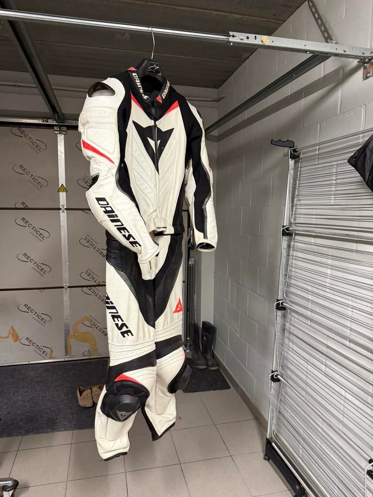 Race pak Dainese, Motoren, Ophalen