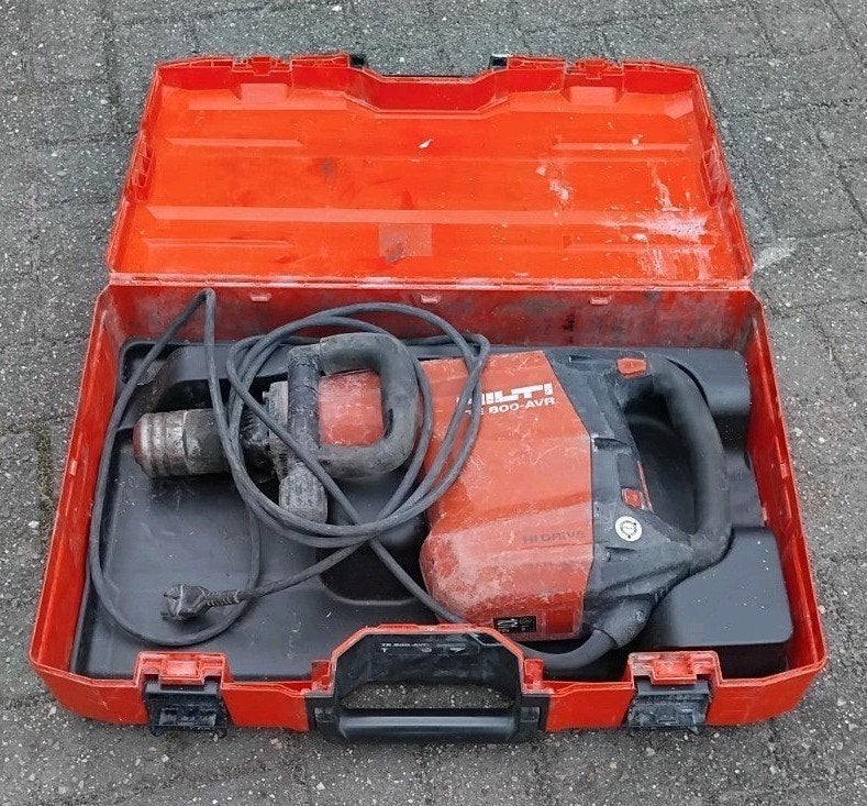 Hilti et 800, Enlèvement
