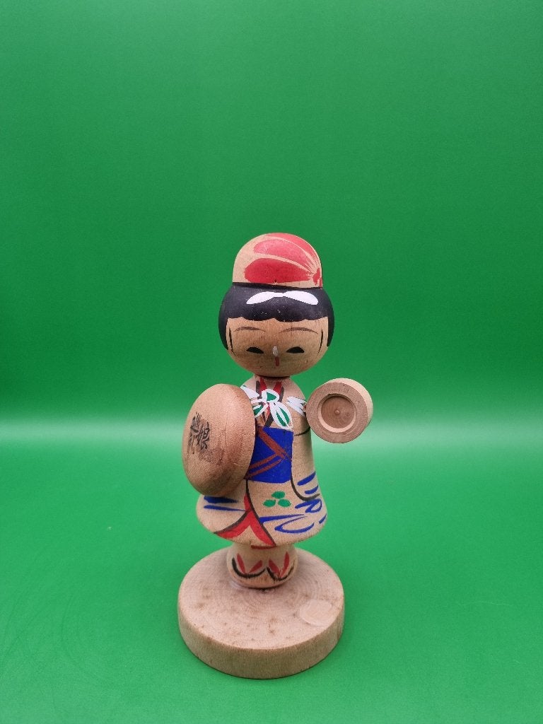 Musée du divertissement Junrei Ningyō Kokeshi, Enlèvement ou Envoi, Japon, Bois, 14 cm