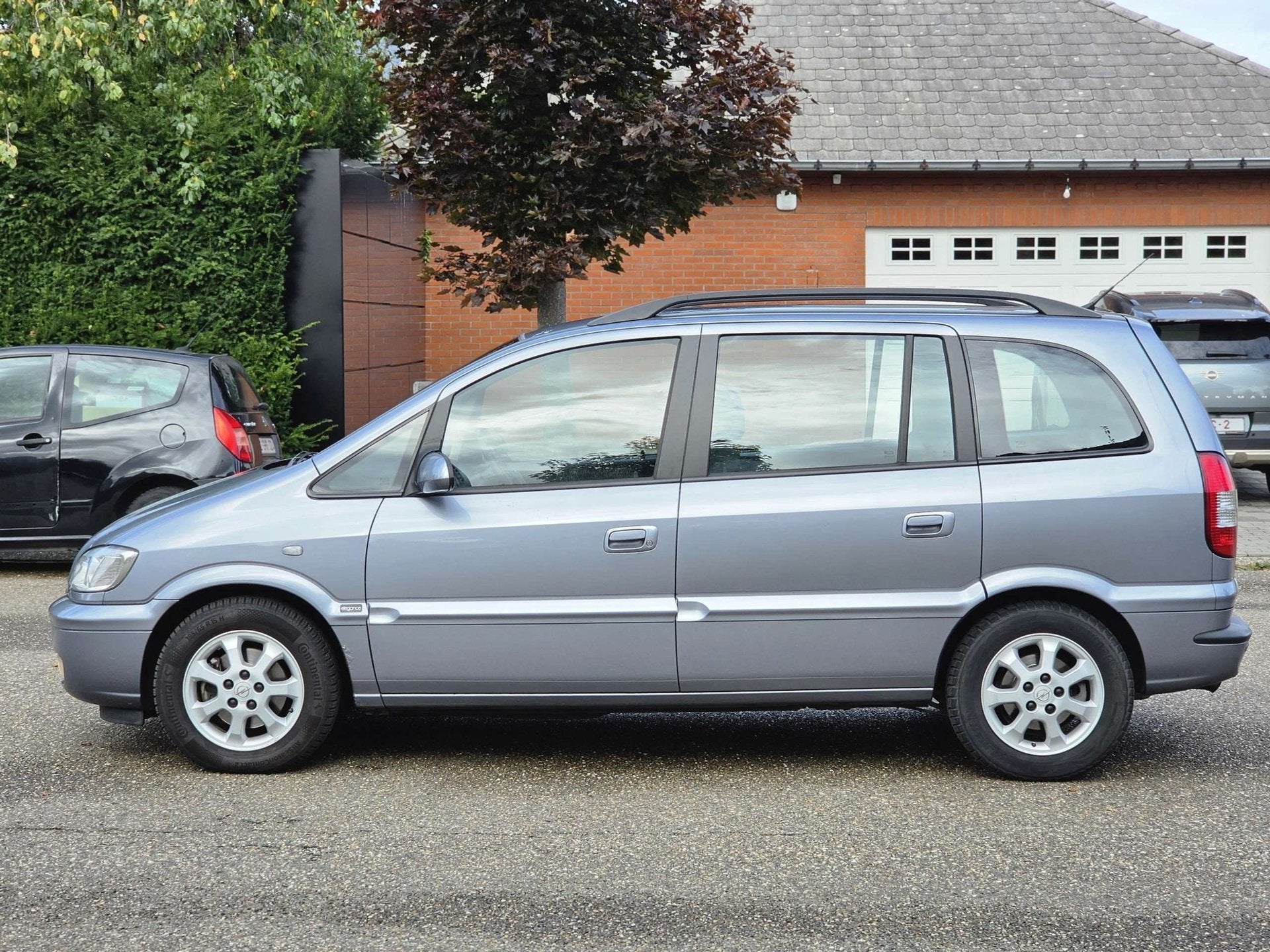 Opel Zafira 2.0 DTi 7 PLACES / 1ER PROPRIÉTAIRE CARNET OPEL, Argent ou Gris, Achat, Entreprise, 7 places