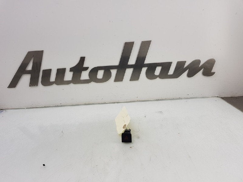 COMMUTATEUR DE FEUX DE DETRESSE Renault Kadjar (RFEH), Dhr. J. Ham, Renault, Administratie@autoham.nl, Utilisé