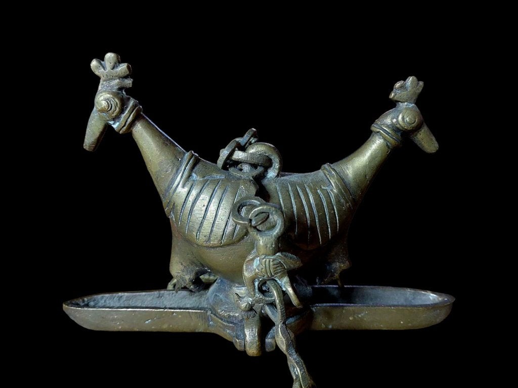 Mogol-olielamp voor vogels, India, 18 bij 13 cm, India, Ophalen