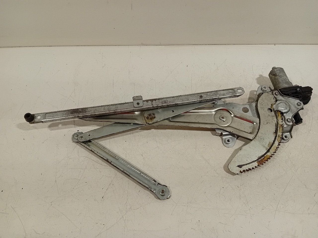 Raammechaniek elektrisch rechts voor Suzuki Swift, Onderdelen@venauto.nl, Van der Ven Autorecycling B.V., Gebruikt, Ettenseweg 76, 4706 PB Roosendaal, The Netherlands
